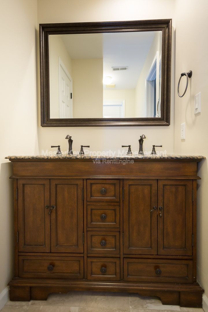 Beautiful End Unit Townhome in a Great Cary Location property image