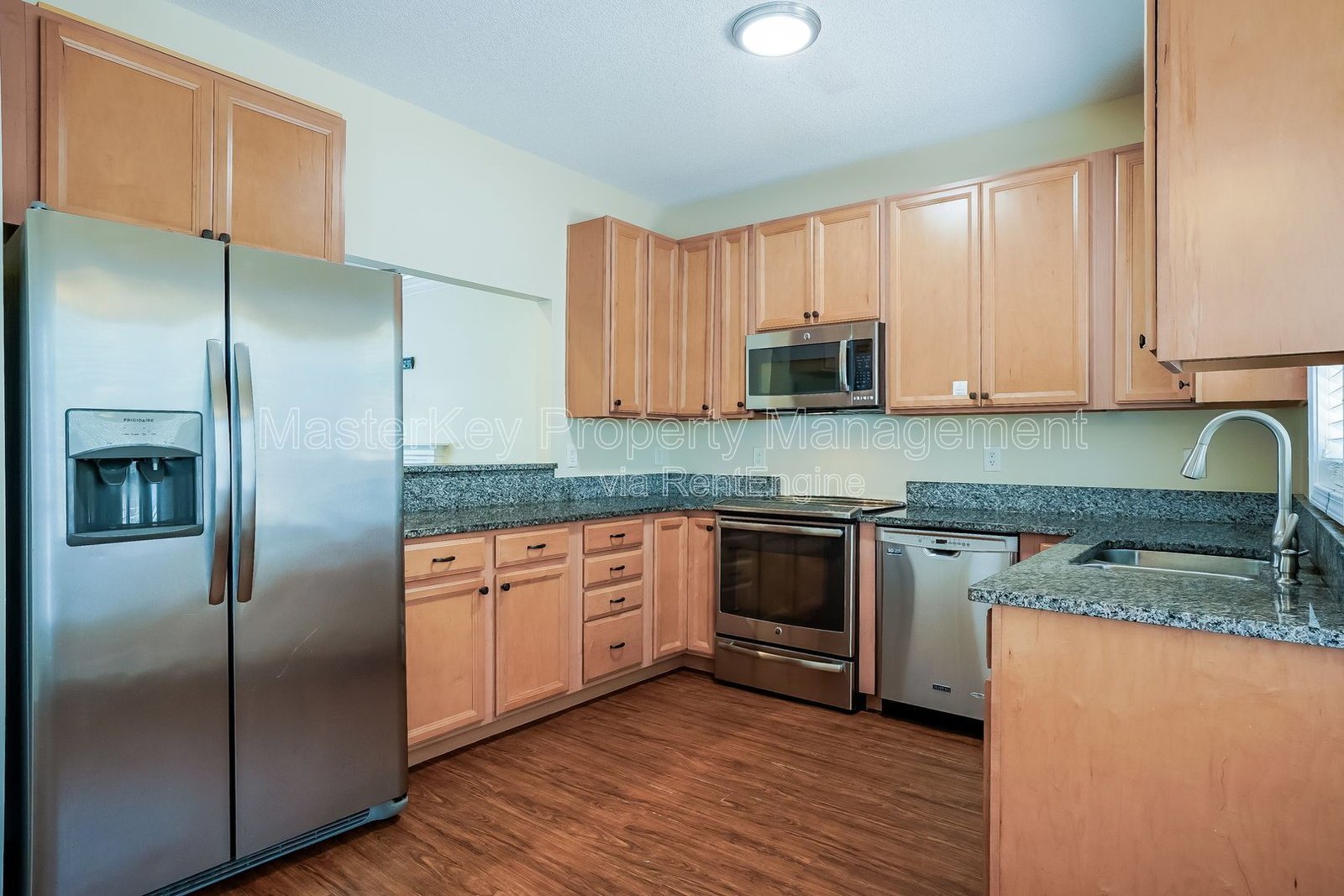 Beautiful End Unit Townhome in a Great Cary Location property image