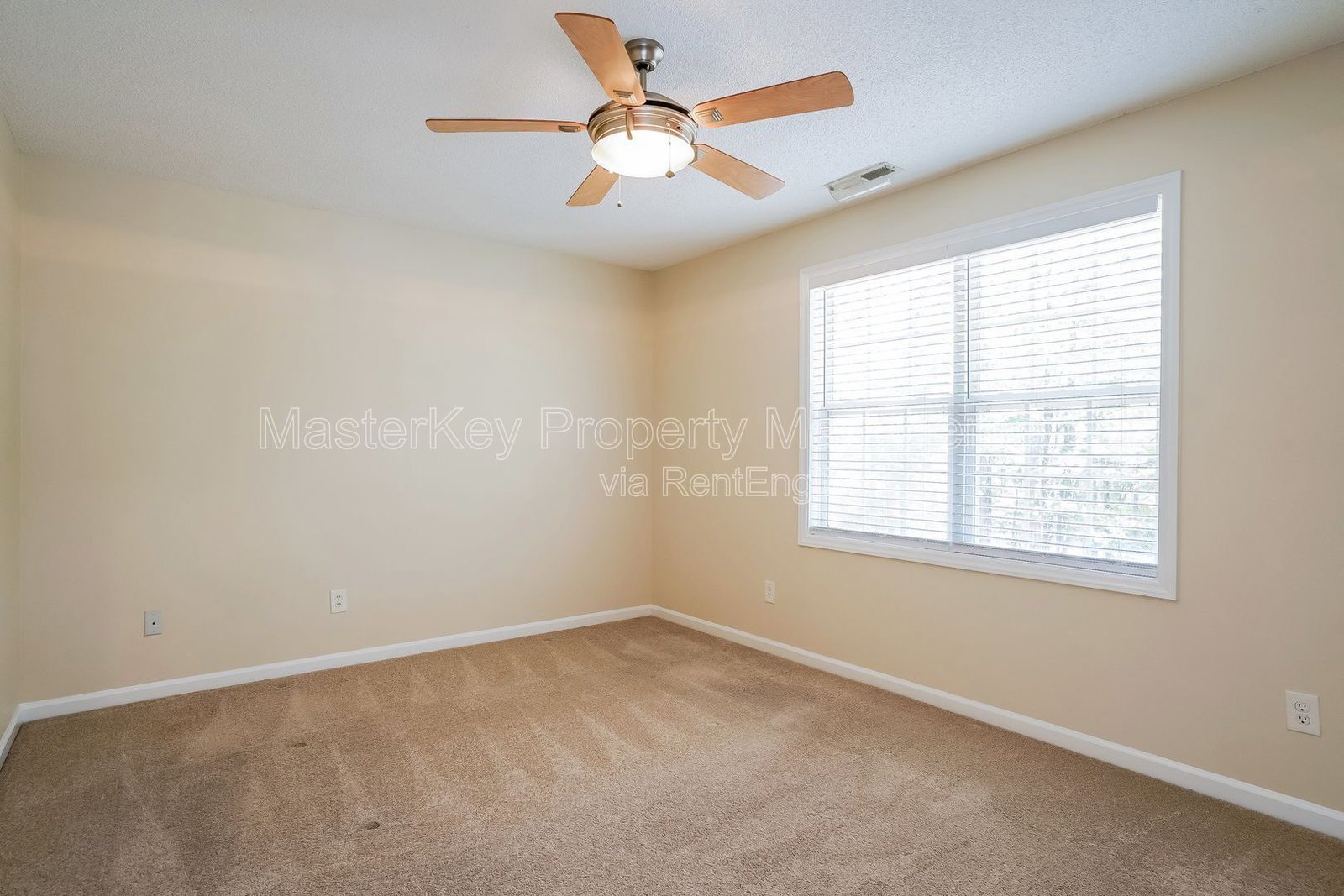 Beautiful End Unit Townhome in a Great Cary Location property image