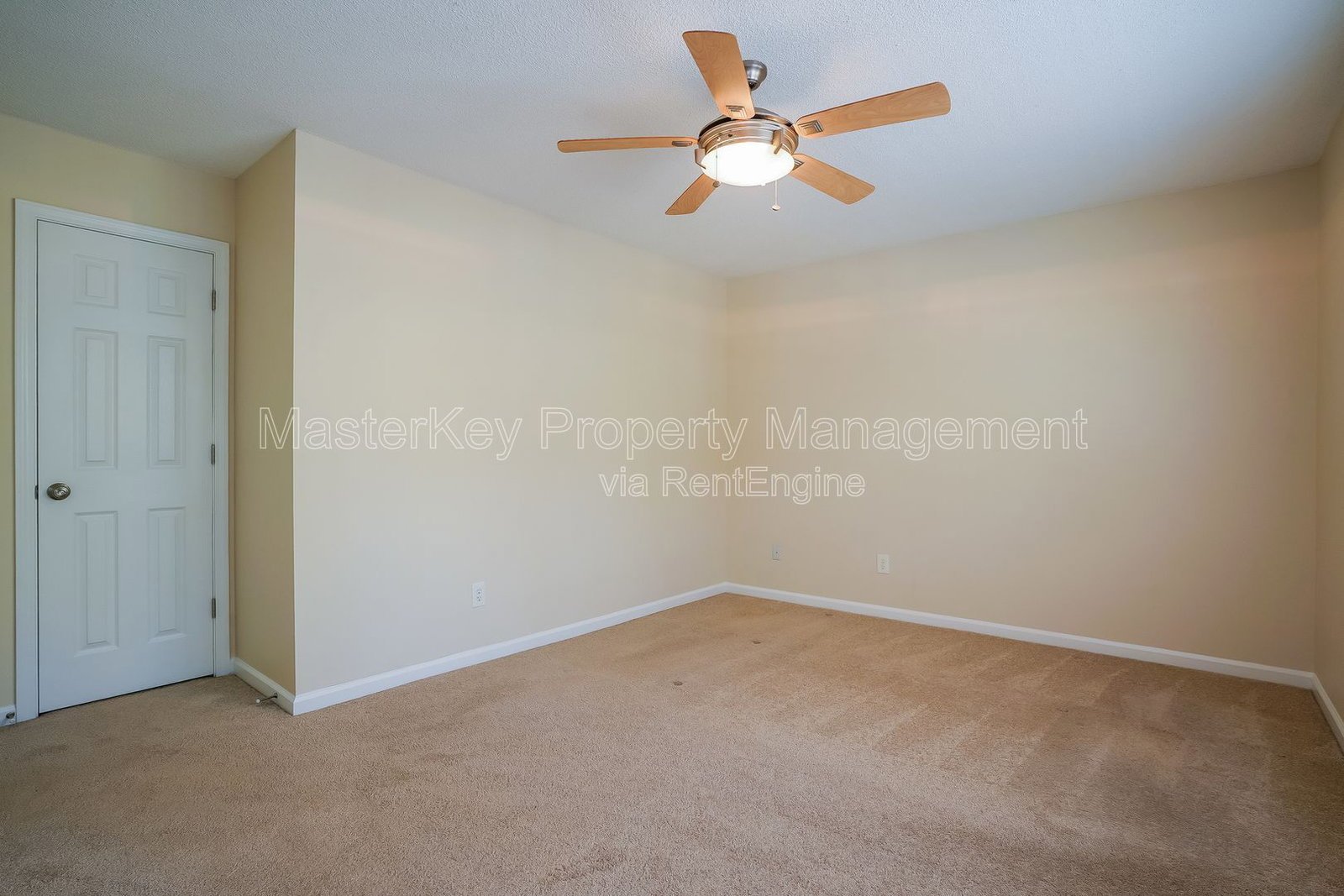 Beautiful End Unit Townhome in a Great Cary Location property image