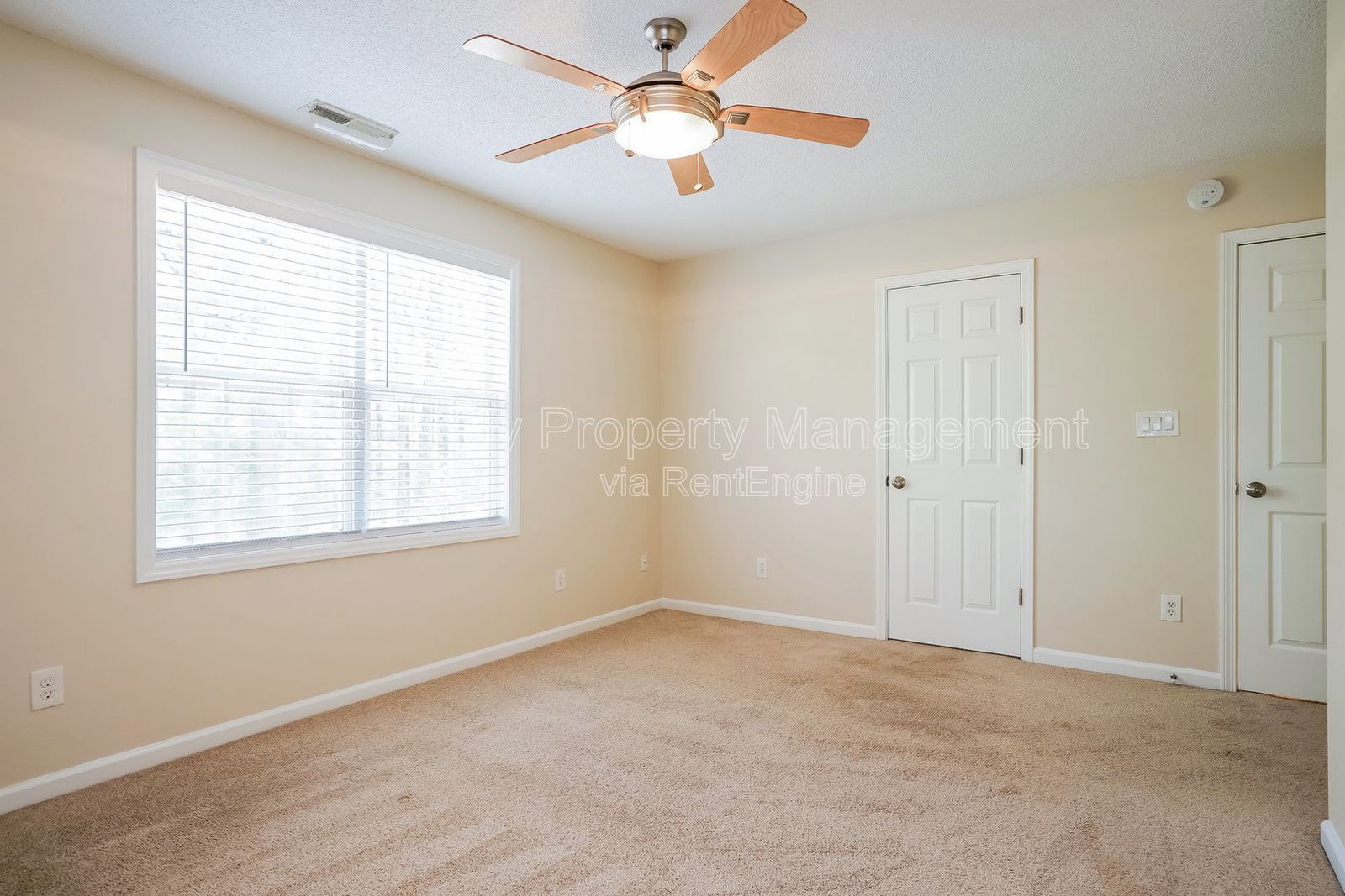 Beautiful End Unit Townhome in a Great Cary Location property image
