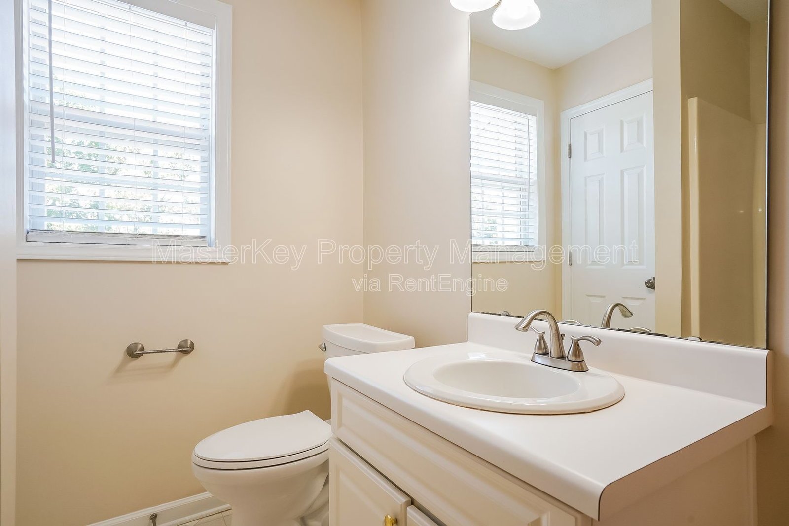 Beautiful End Unit Townhome in a Great Cary Location property image