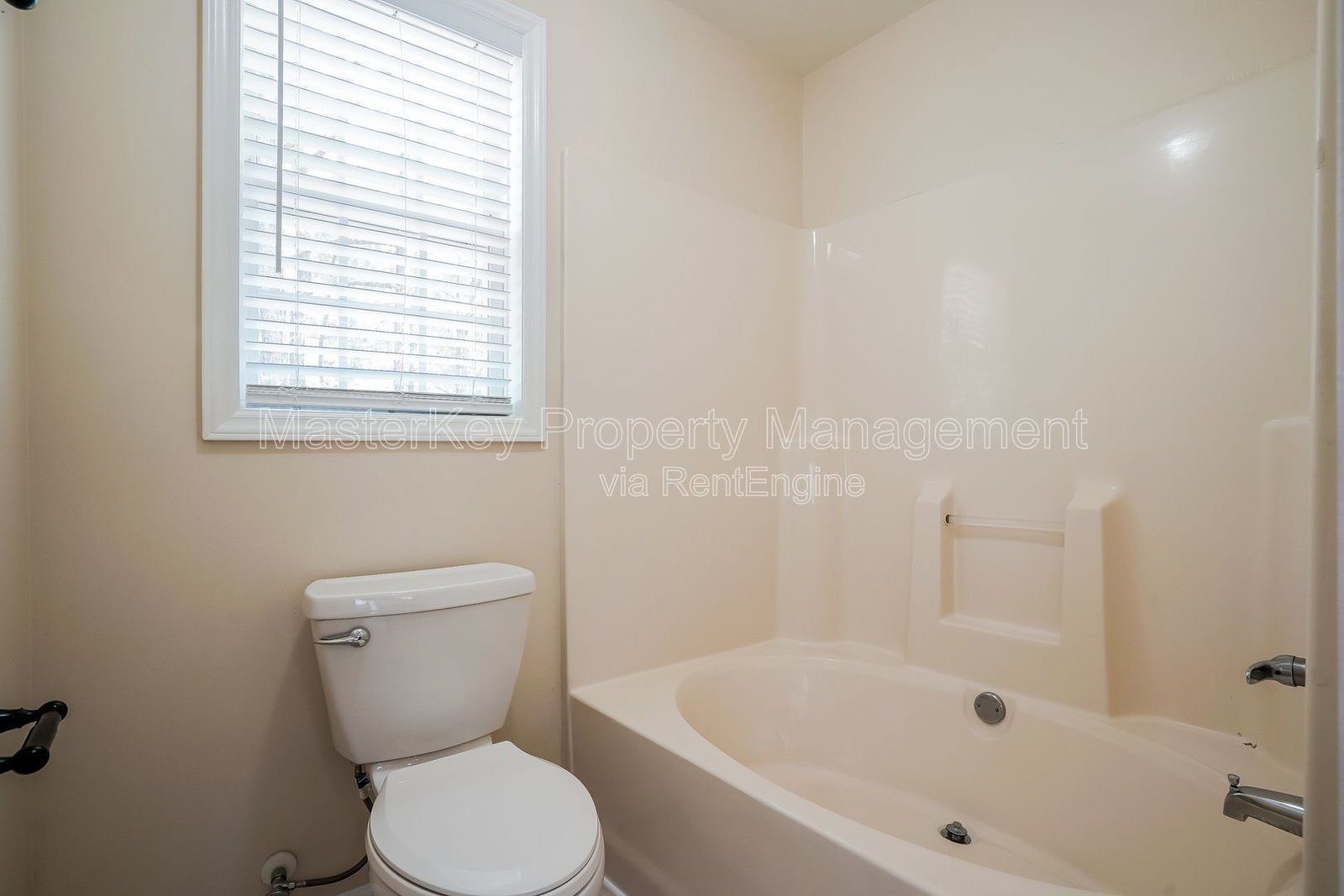 Beautiful End Unit Townhome in a Great Cary Location property image
