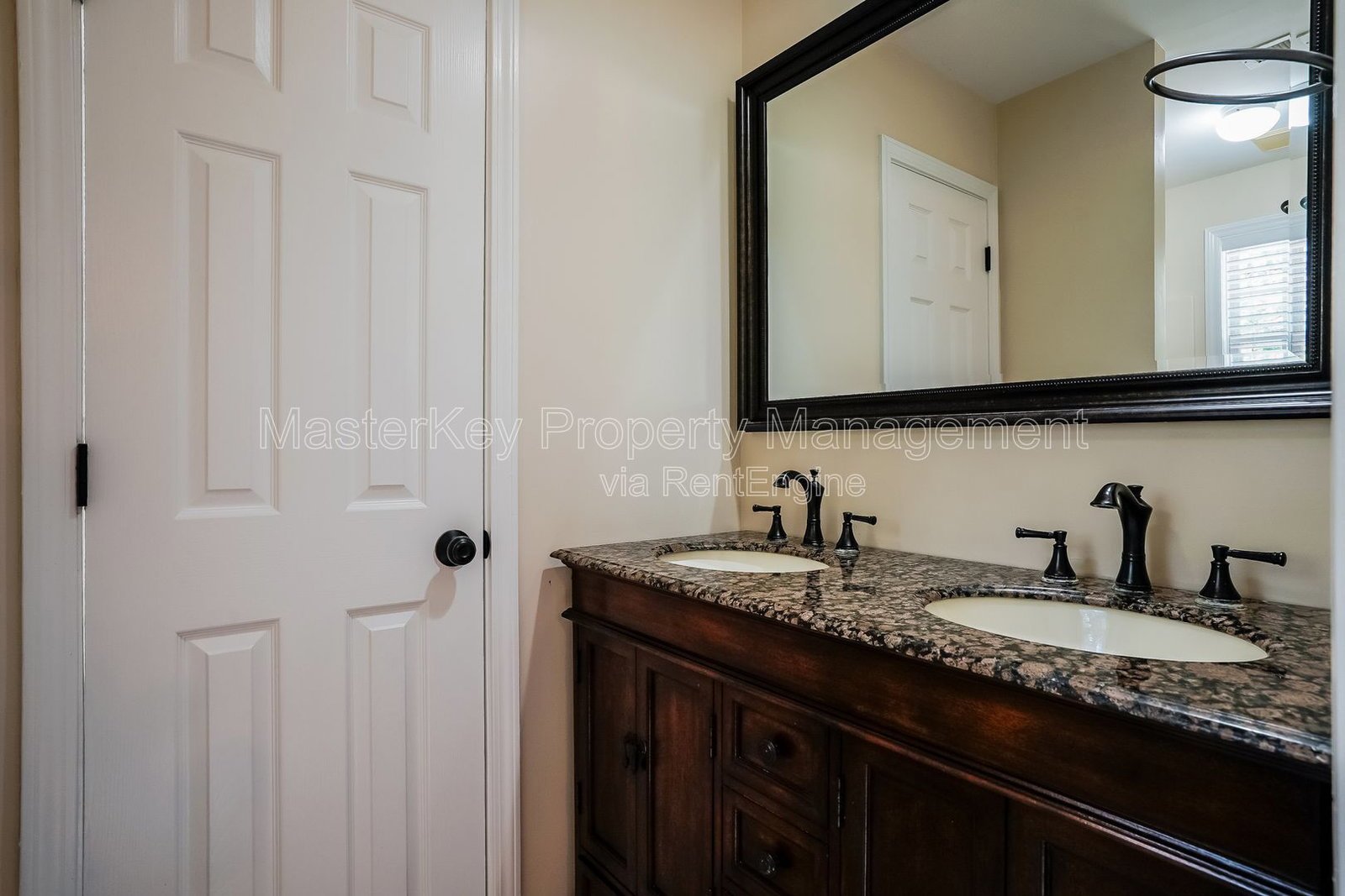 Beautiful End Unit Townhome in a Great Cary Location property image