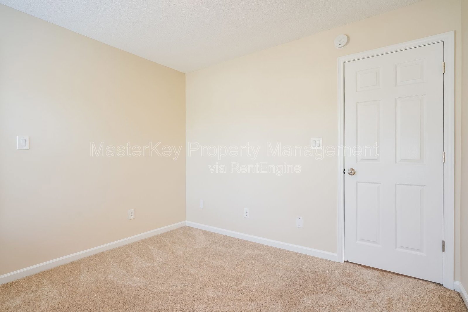 Beautiful End Unit Townhome in a Great Cary Location property image