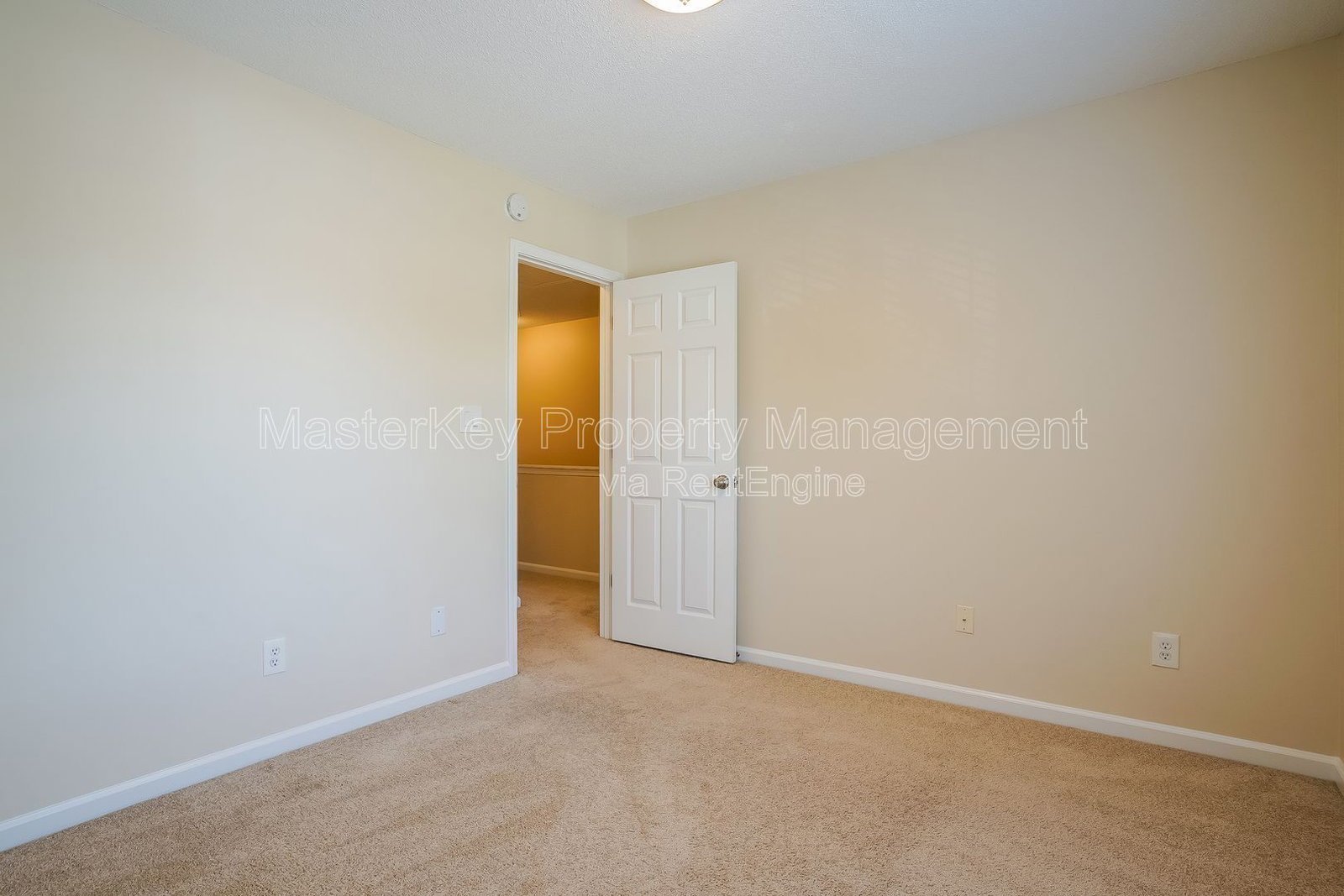 Beautiful End Unit Townhome in a Great Cary Location property image