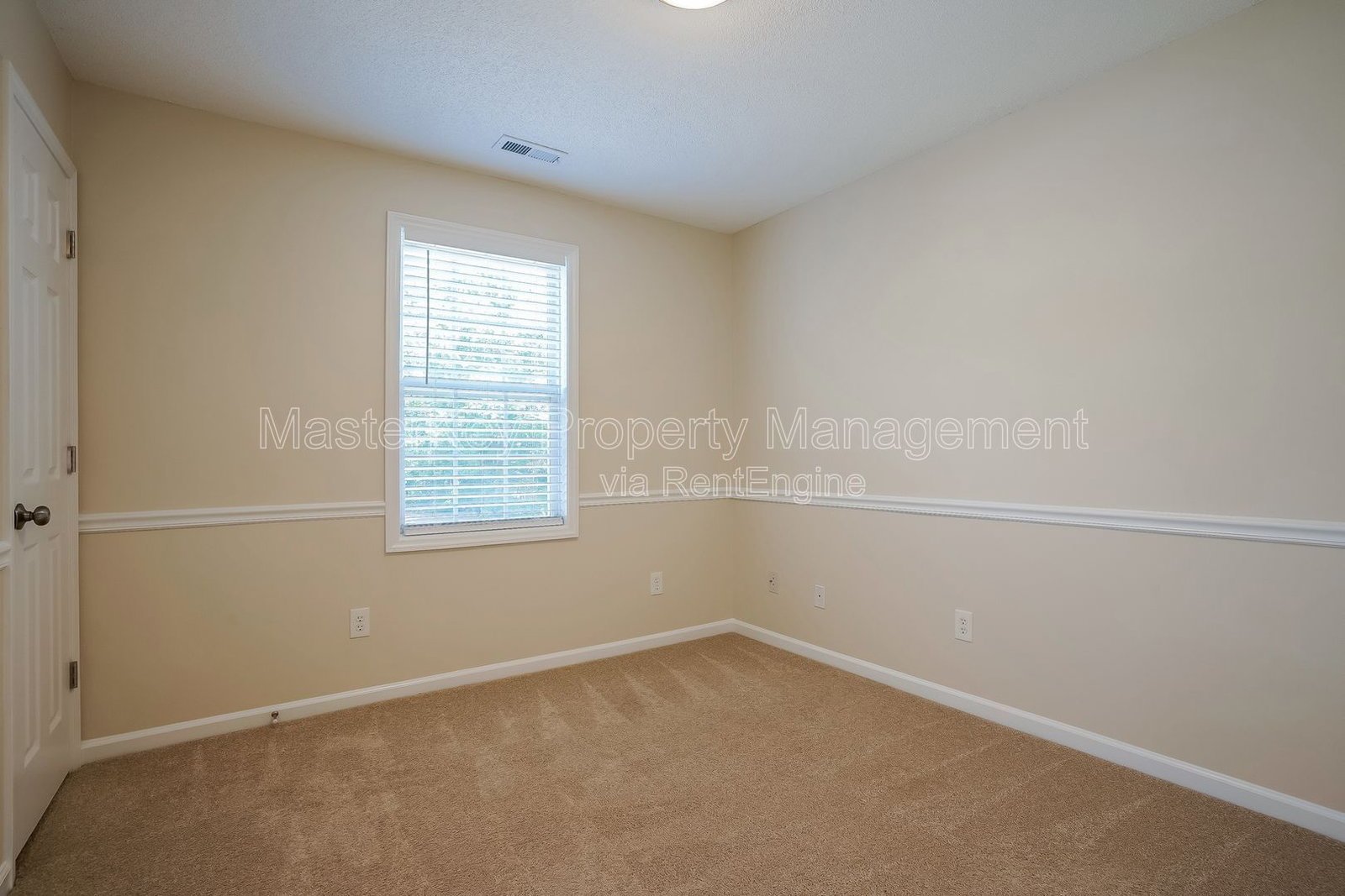 Beautiful End Unit Townhome in a Great Cary Location property image