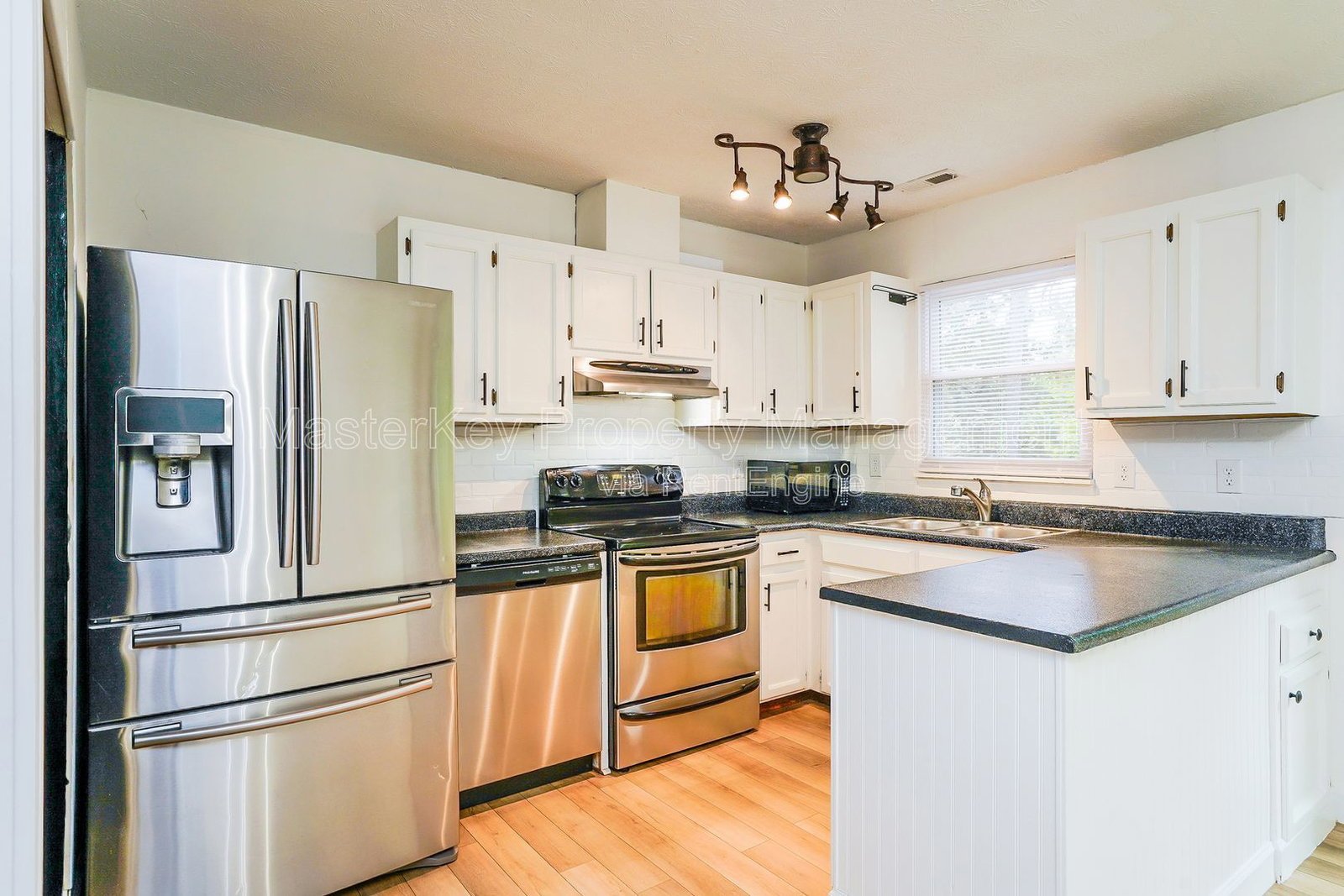 Charming 3-Bedroom, 2 Bathroom Single-Family in Raleigh, NC property image