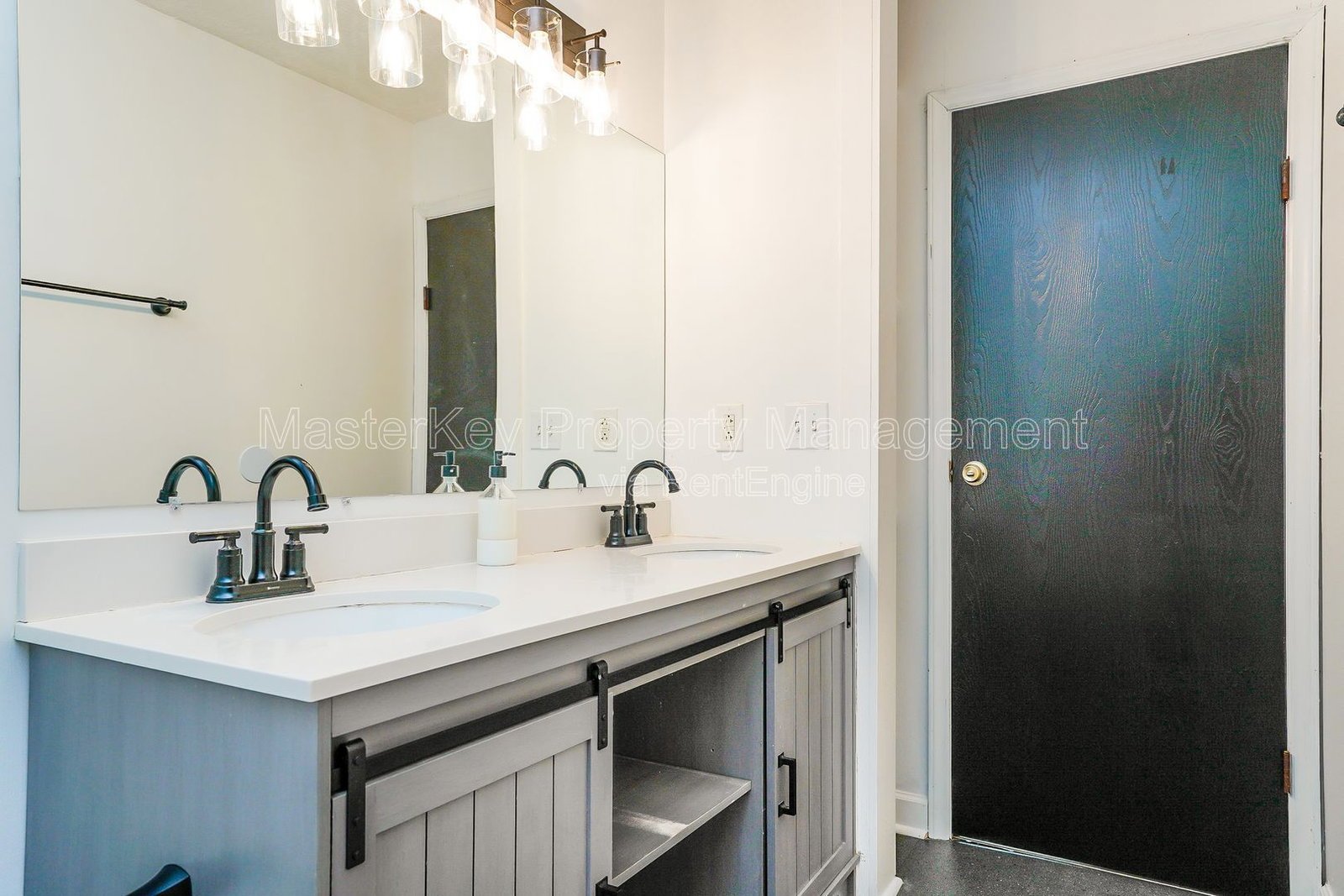 Charming 3-Bedroom, 2 Bathroom Single-Family in Raleigh, NC property image