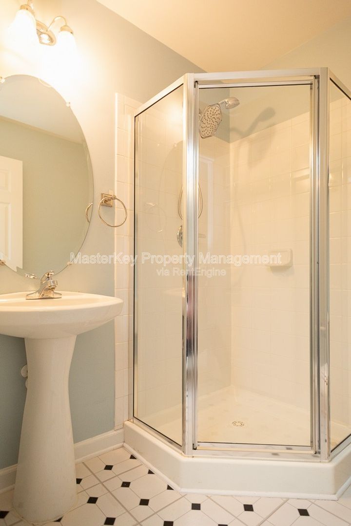 Stunning 3-Bedroom, 3.5 Bathroom Townhome in Apex, NC property image