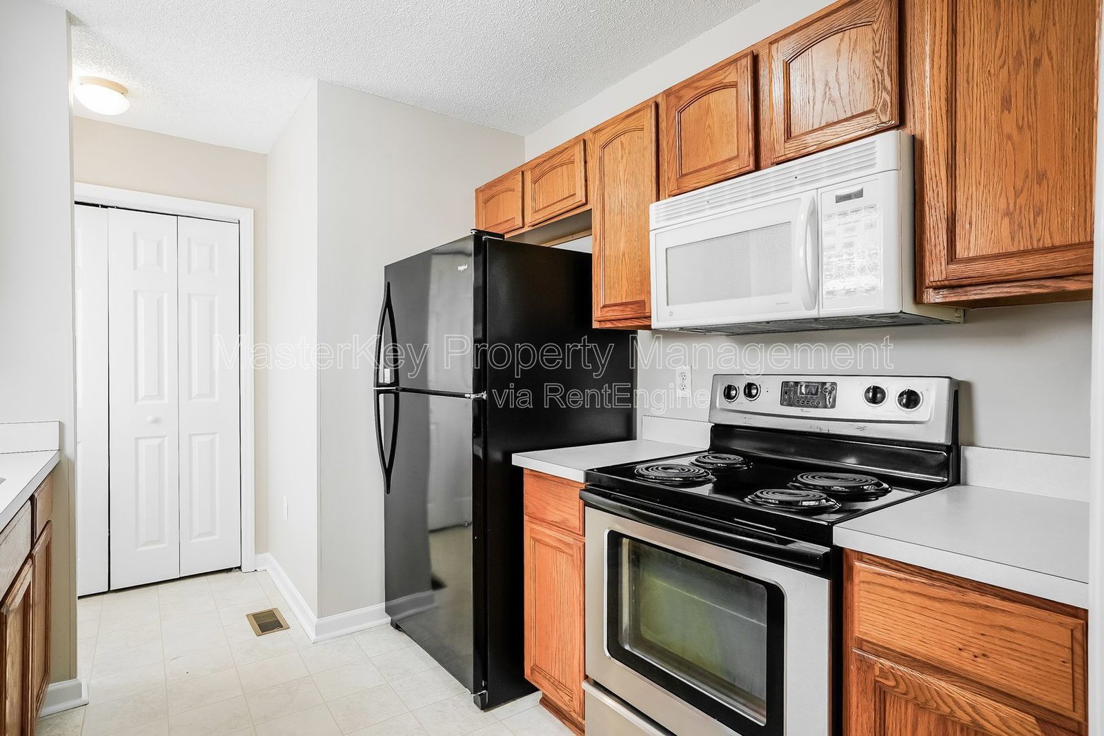 Charming 3-Bedroom, 2 Bathroom Single-Family in Holly Springs, NC property image