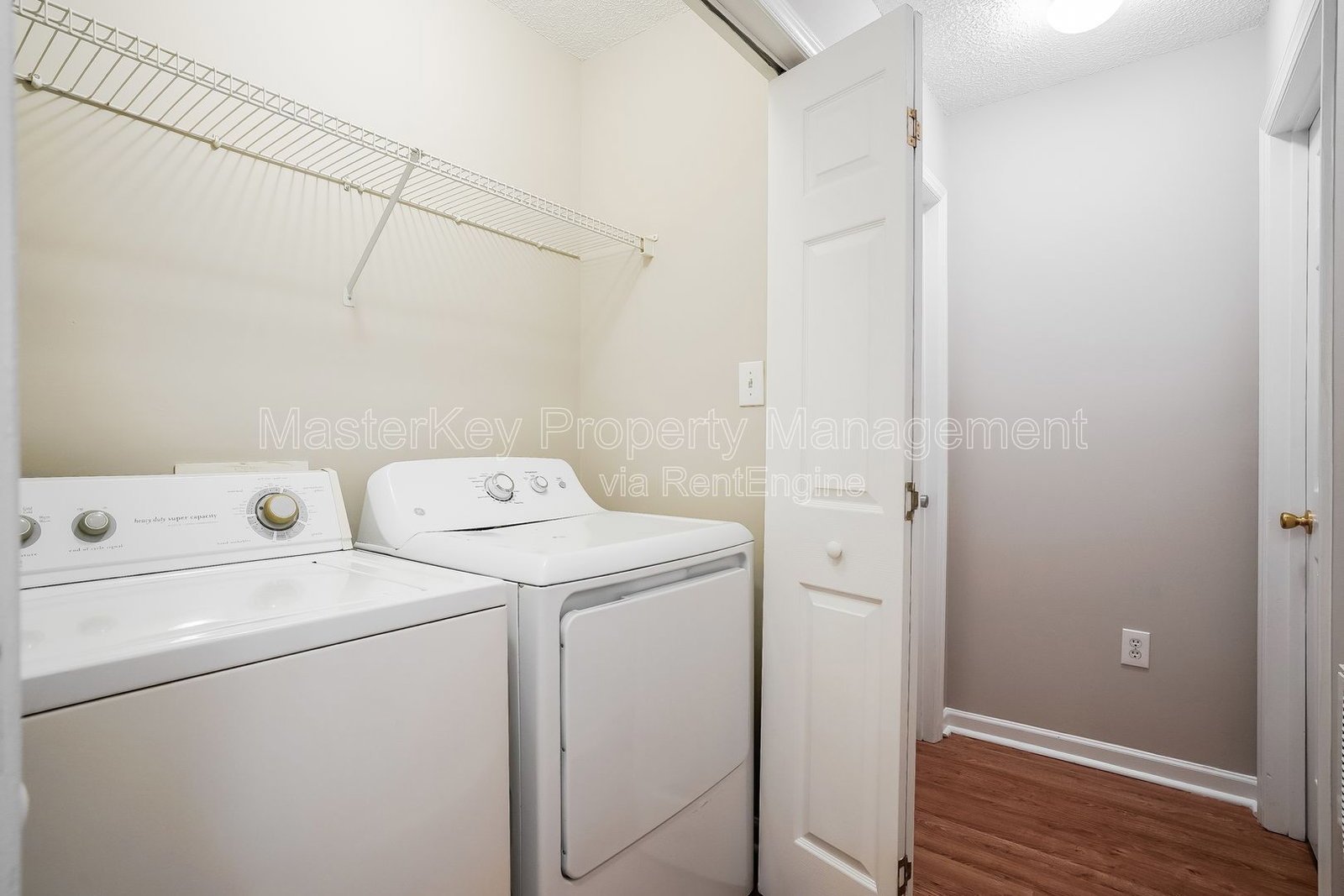 Charming 3-Bedroom, 2 Bathroom Single-Family in Holly Springs, NC property image