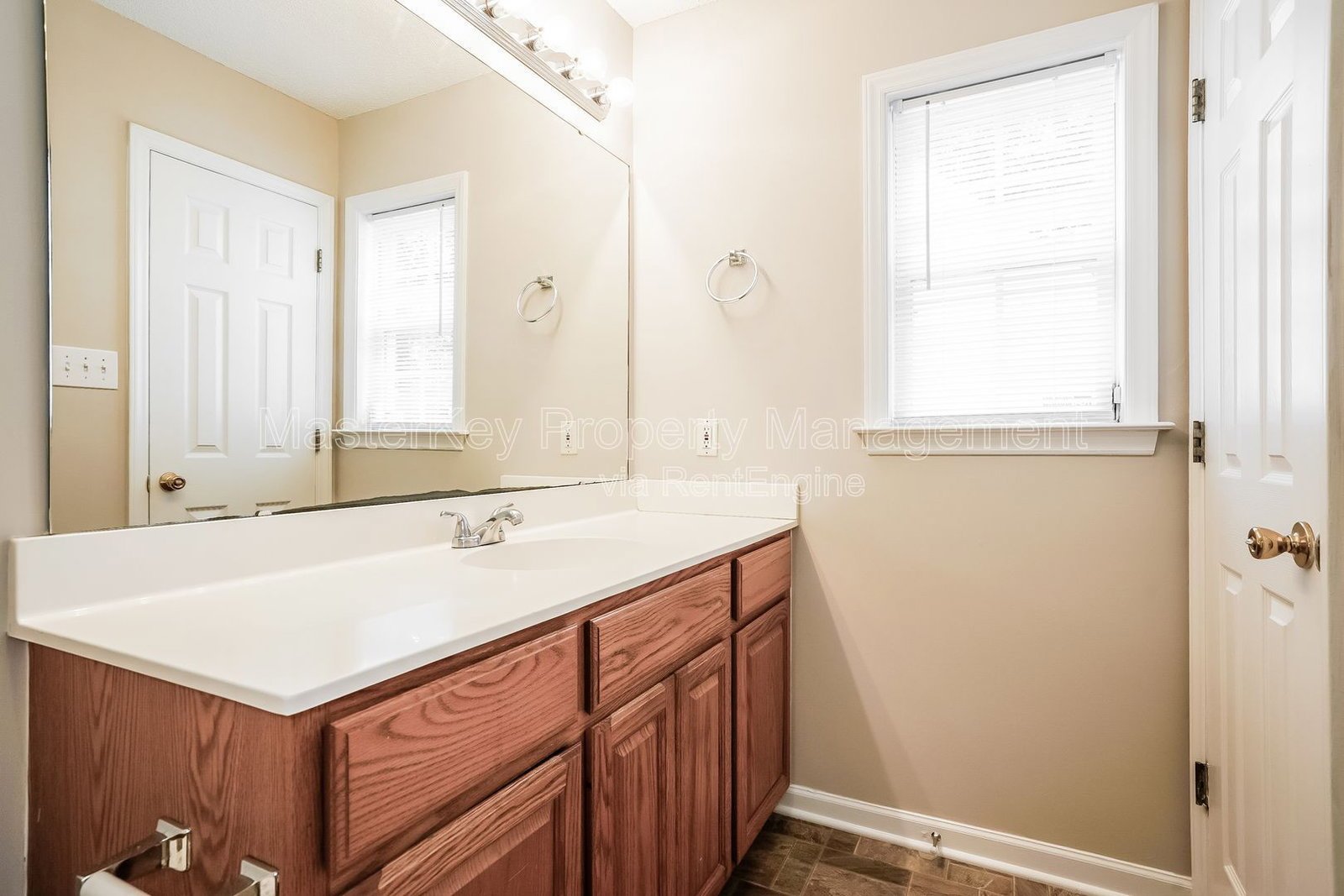 Charming 3-Bedroom, 2 Bathroom Single-Family in Holly Springs, NC property image