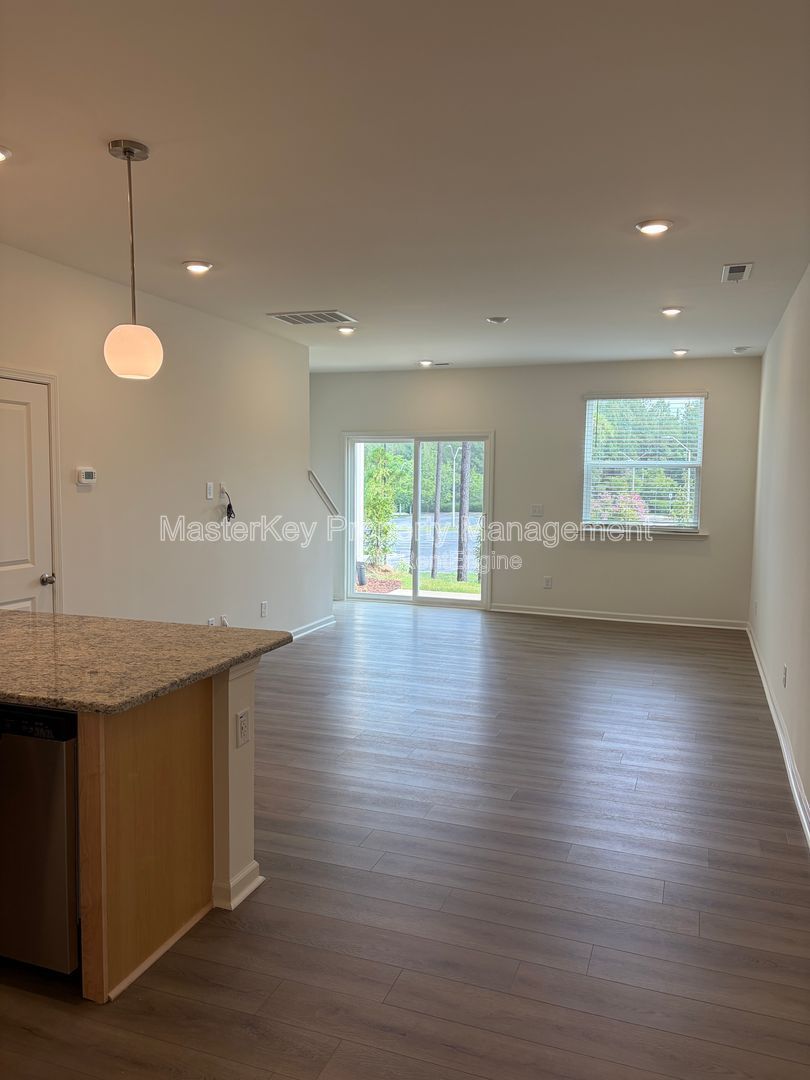 Spacious 3 Bedroom Townhome Located In Raleigh NC!!! property image