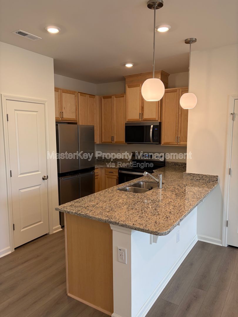 Spacious 3 Bedroom Townhome Located In Raleigh NC!!! property image