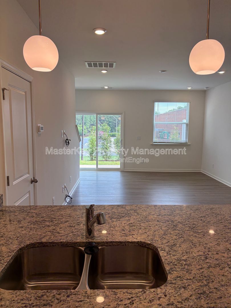 Spacious 3 Bedroom Townhome Located In Raleigh NC!!! property image