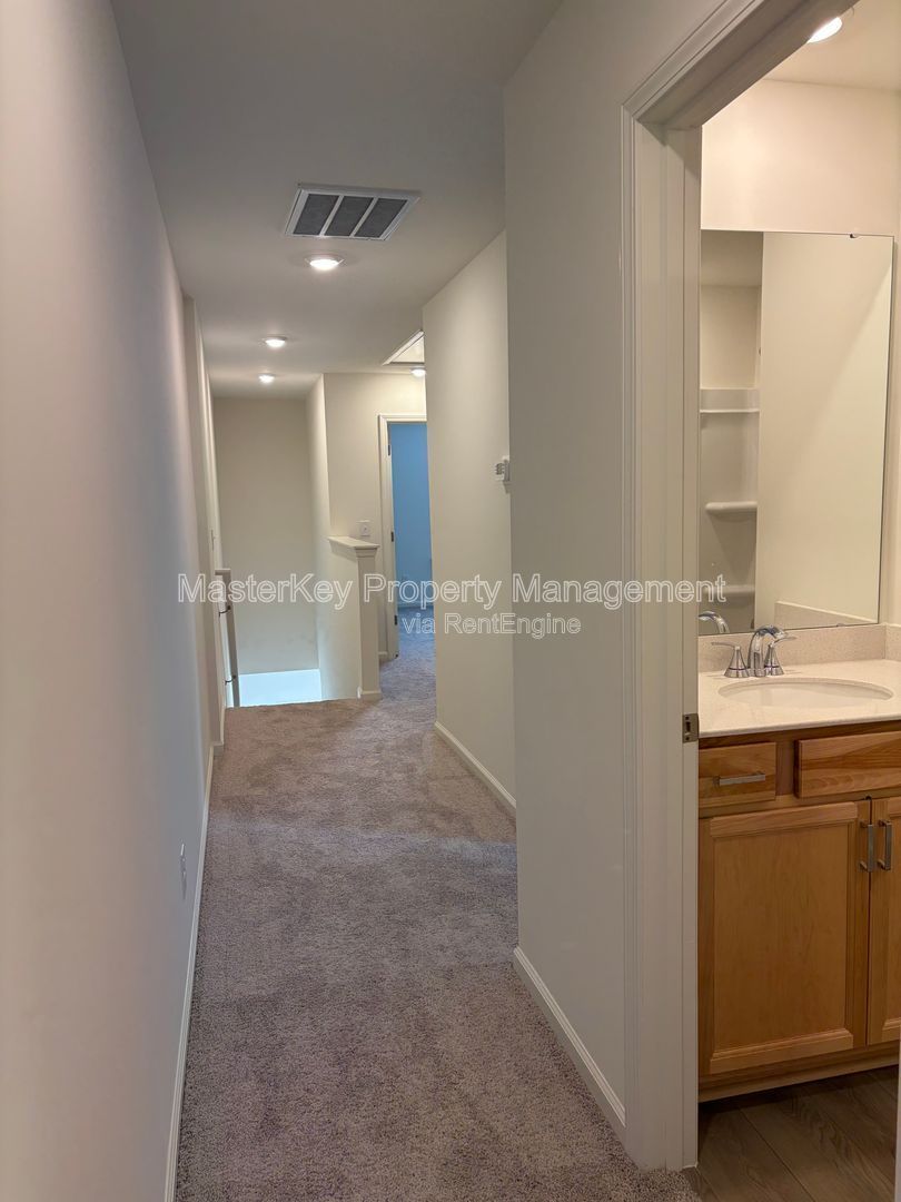 Spacious 3 Bedroom Townhome Located In Raleigh NC!!! property image