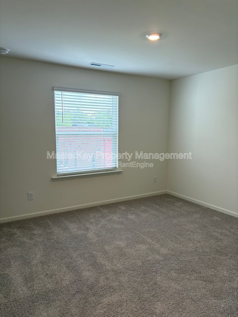 Spacious 3 Bedroom Townhome Located In Raleigh NC!!! property image