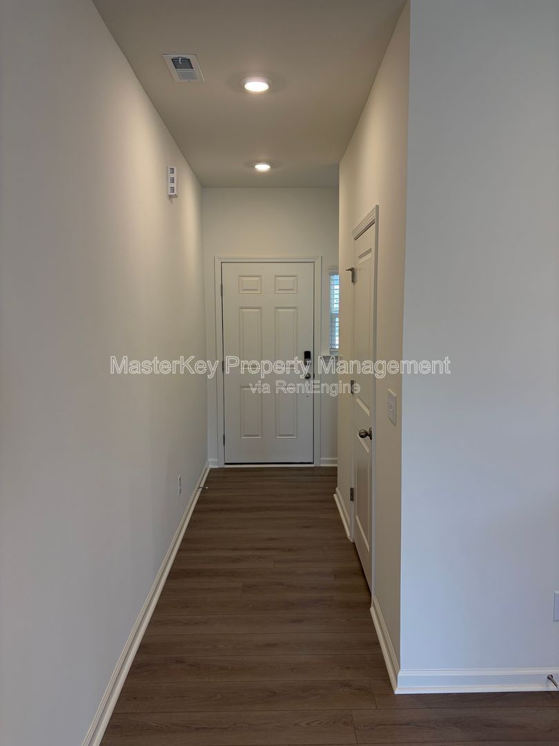 Spacious 3 Bedroom Townhome Located In Raleigh NC!!! property image