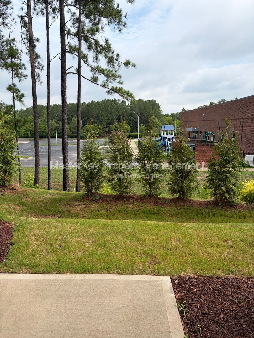 Spacious 3 Bedroom Townhome Located In Raleigh NC!!! property image