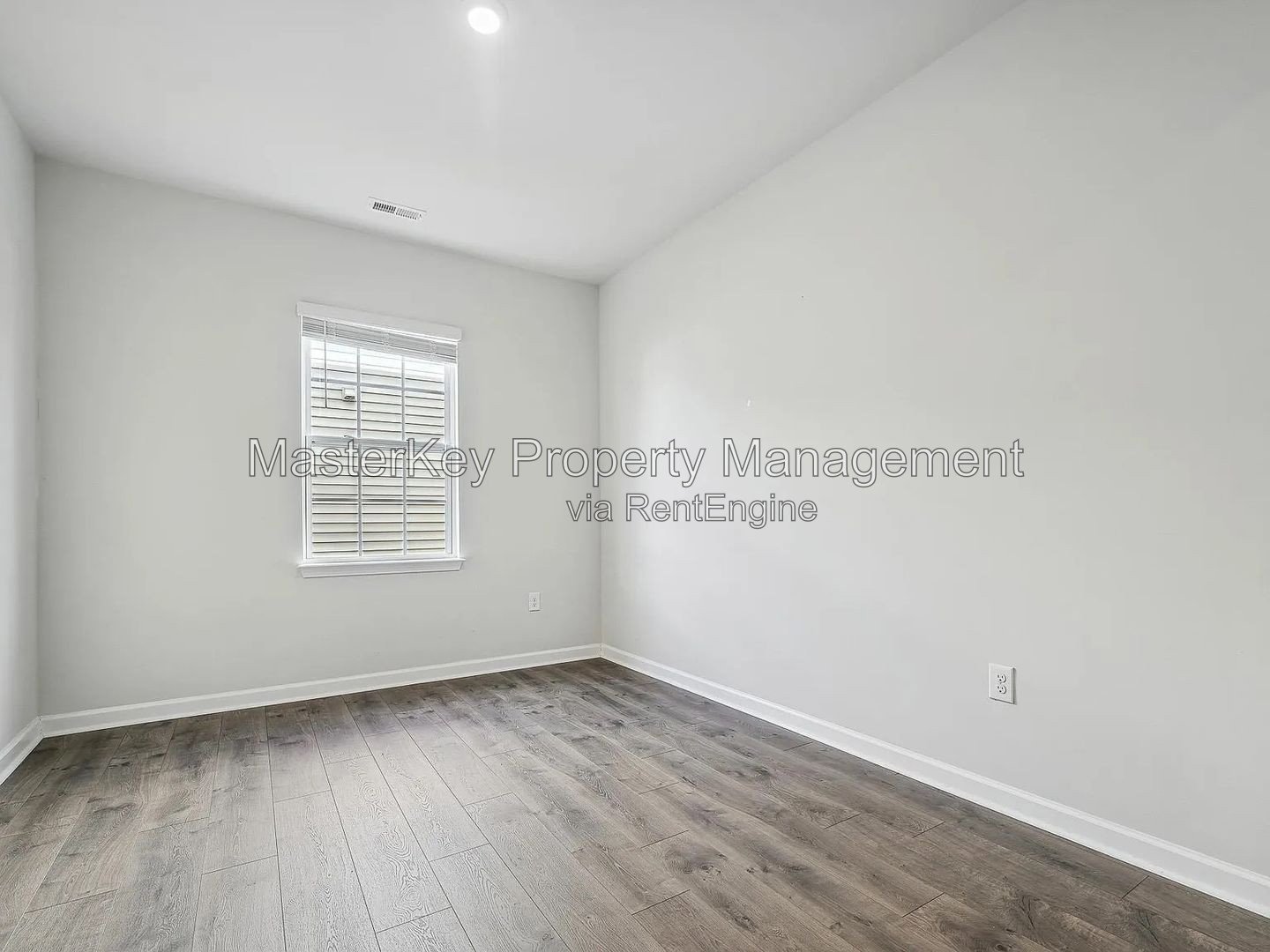 Spacious 4 Bedroom Single Family Located In Zebulon NC!!! property image